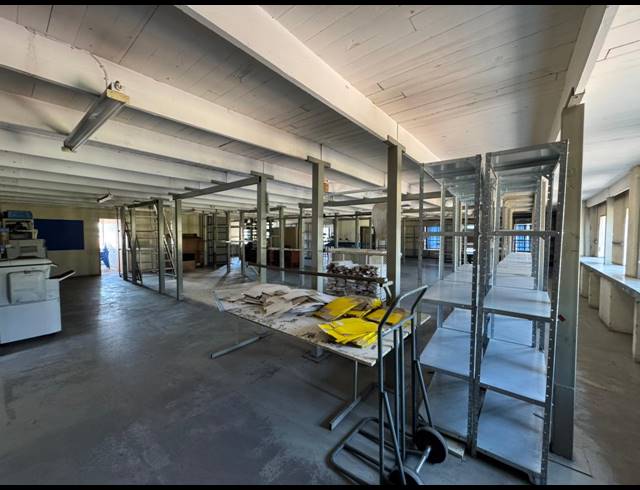 800M² WAREHOUSE FOR SALE IN FLORIDA